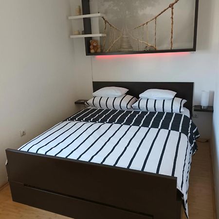Kike Red Apartment Kastela Luaran gambar
