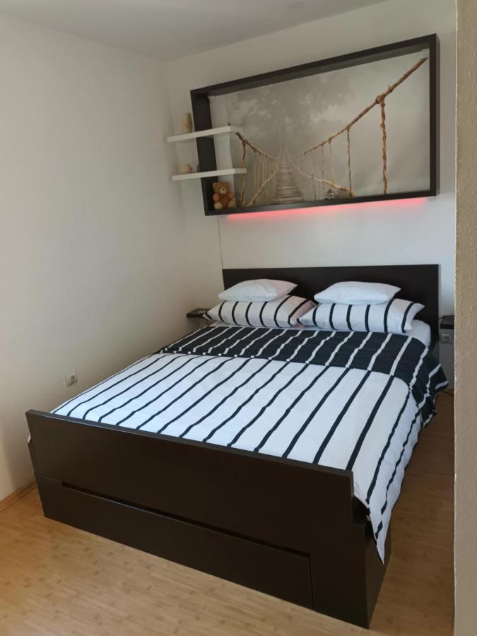 Kike Red Apartment Kastela Luaran gambar
