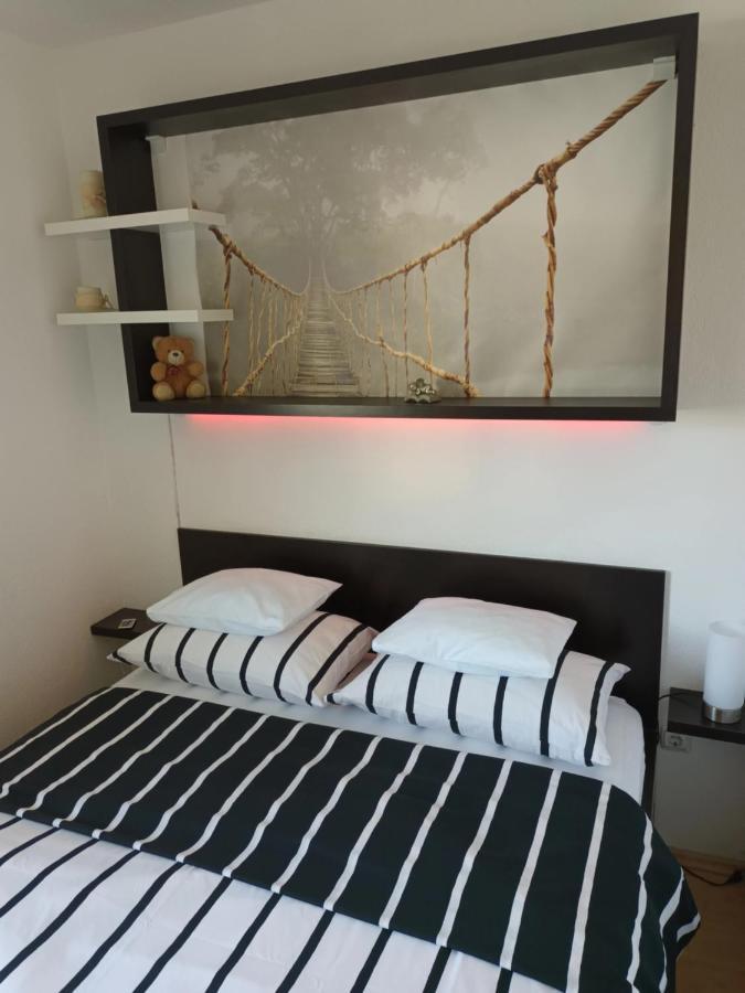 Kike Red Apartment Kastela Luaran gambar