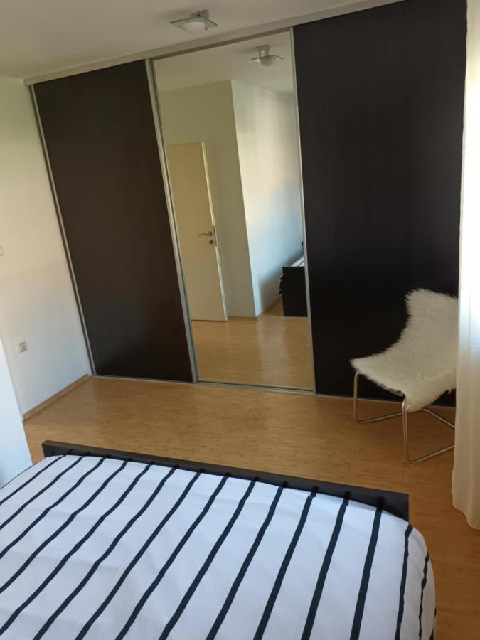 Kike Red Apartment Kastela Luaran gambar