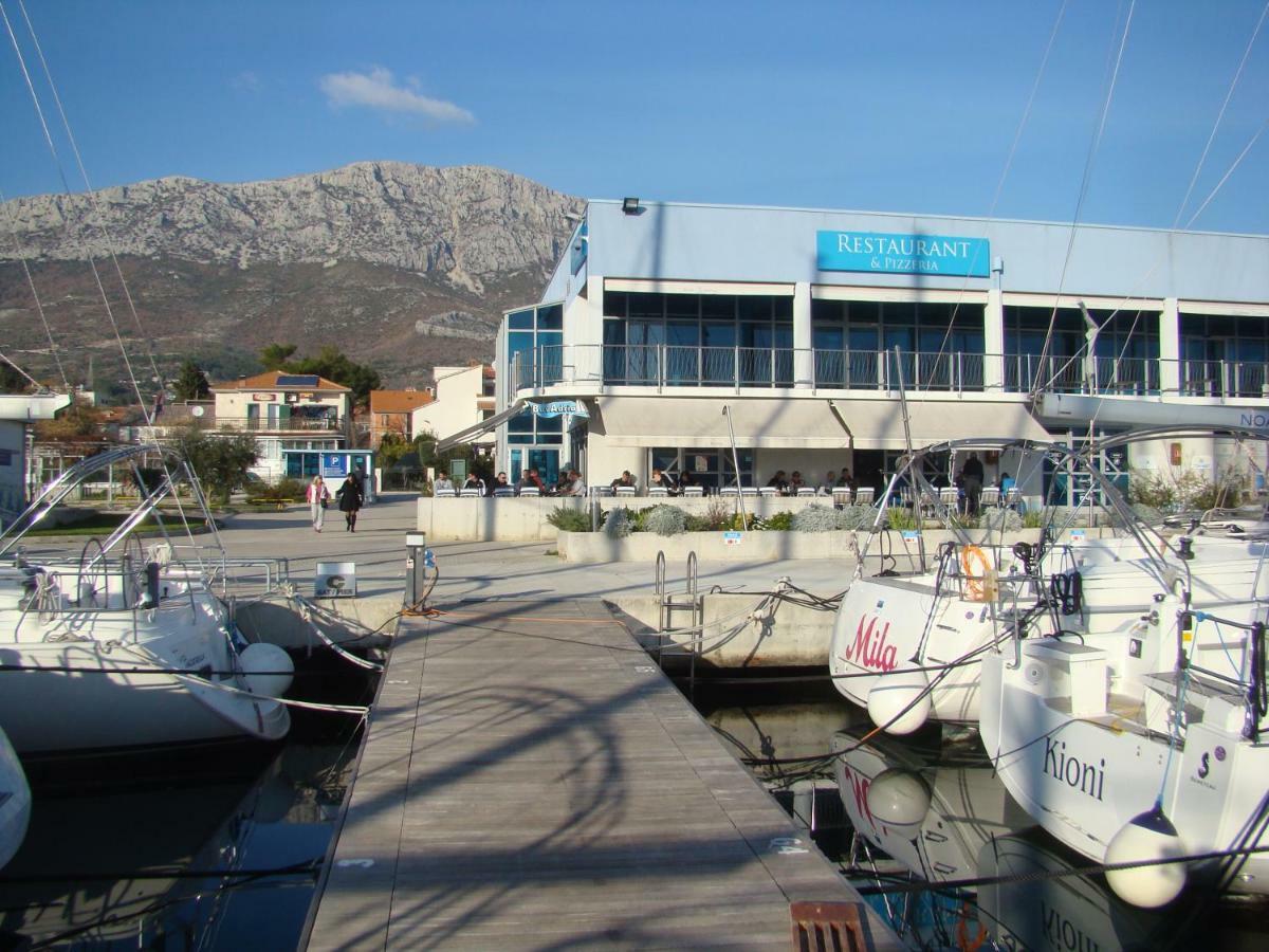 Kike Red Apartment Kastela Luaran gambar