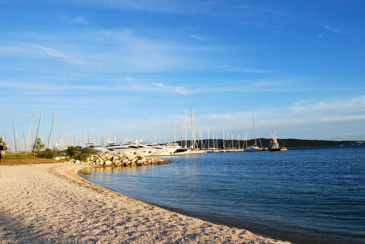 Kike Red Apartment Kastela Luaran gambar