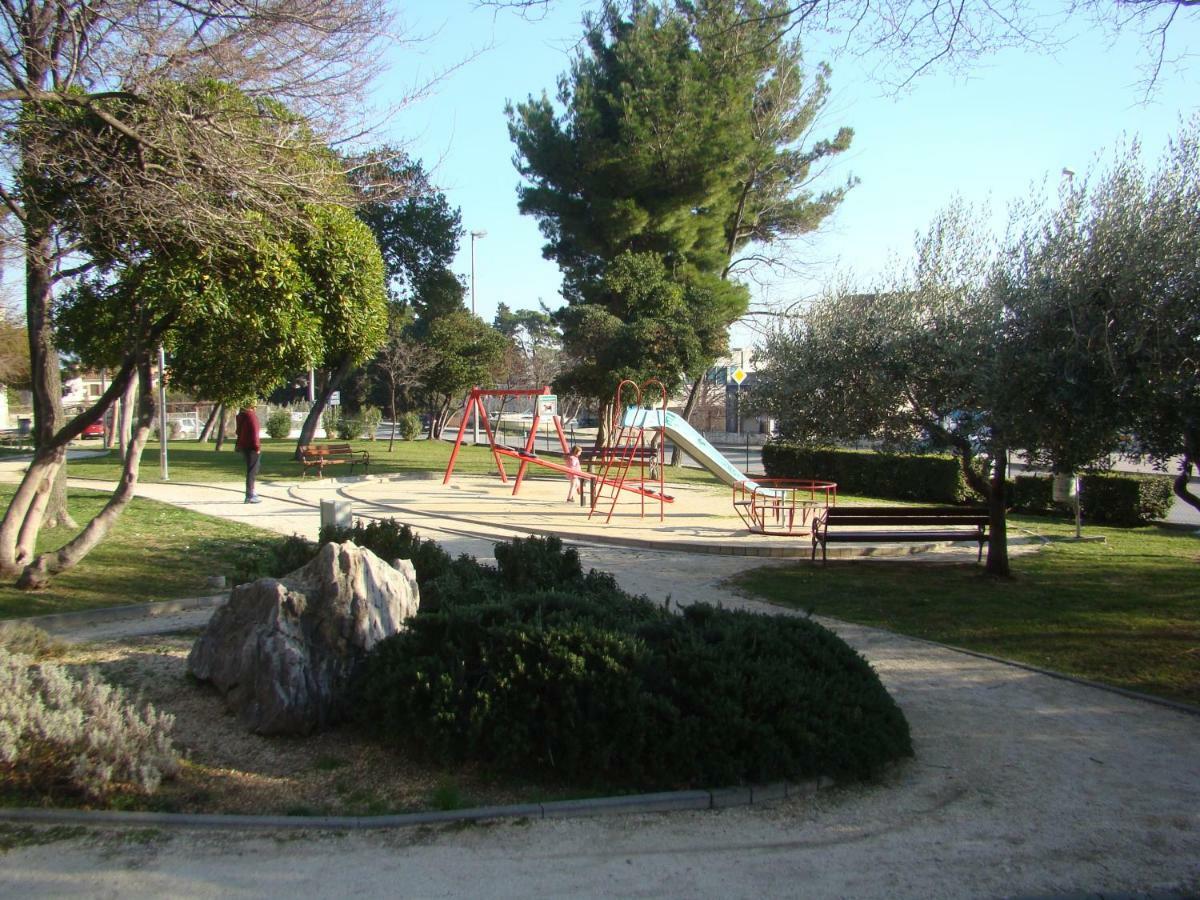 Kike Red Apartment Kastela Luaran gambar