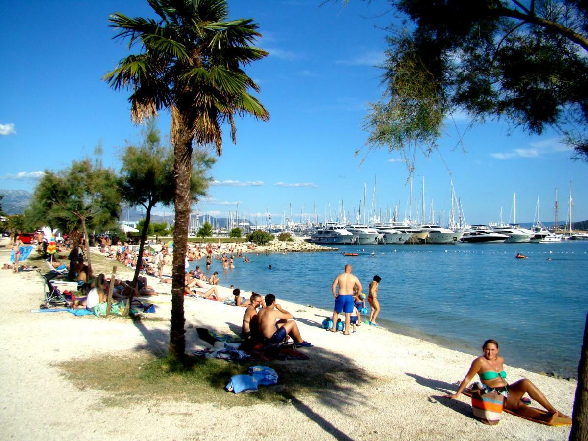 Kike Red Apartment Kastela Luaran gambar