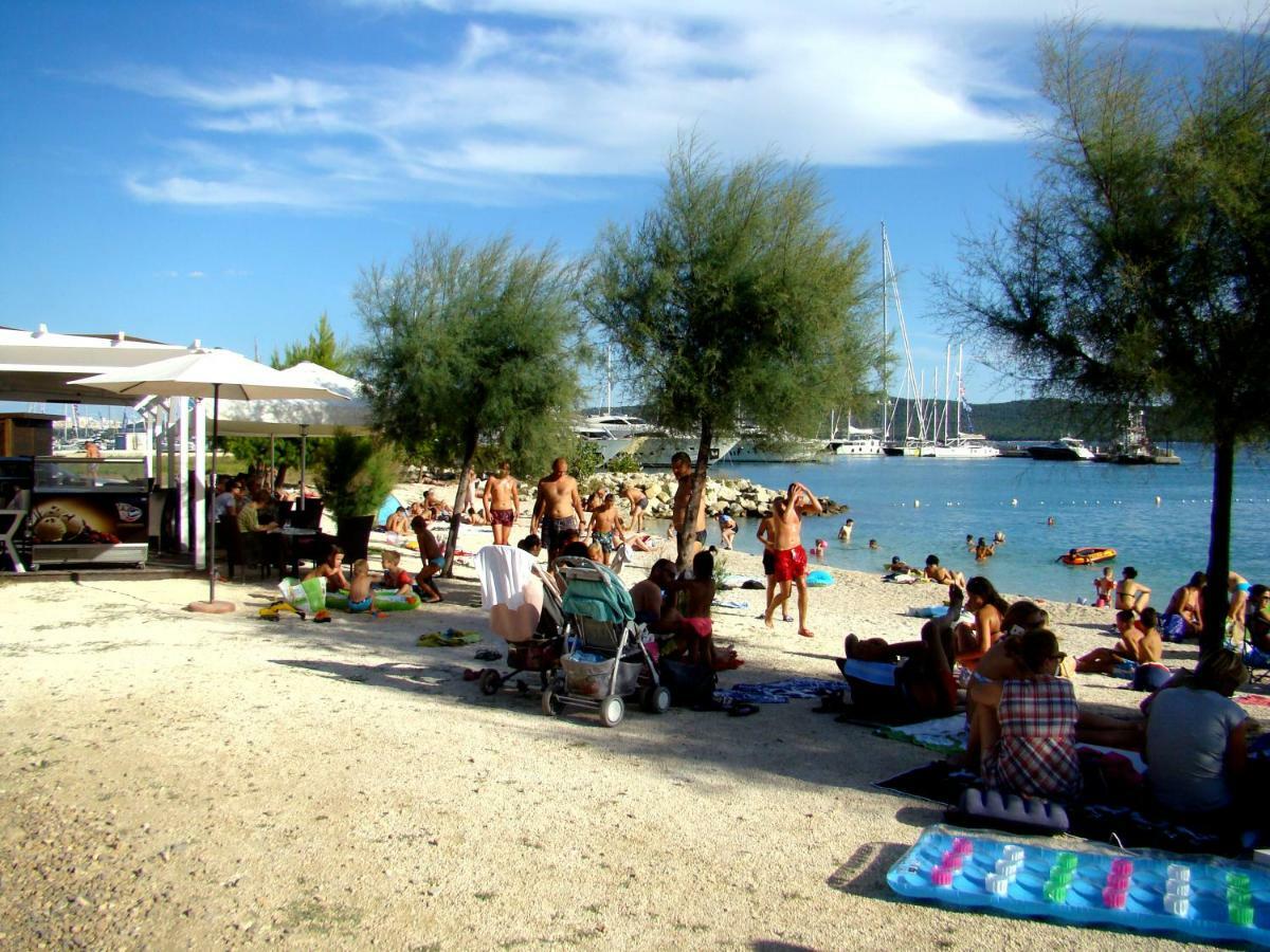 Kike Red Apartment Kastela Luaran gambar
